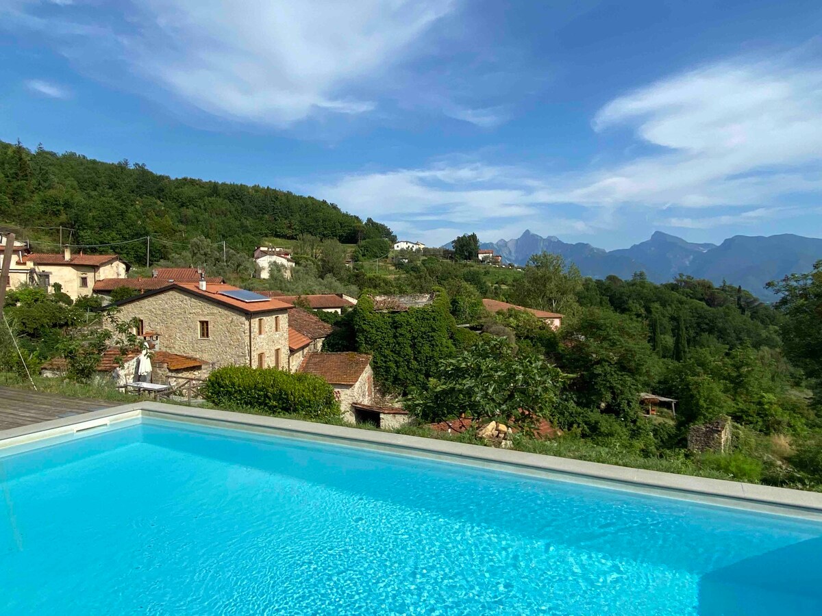 Tuscan Villa with Private Pool & Incredible Views