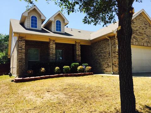 Cozy, Relax and, Charming 3/2 Home