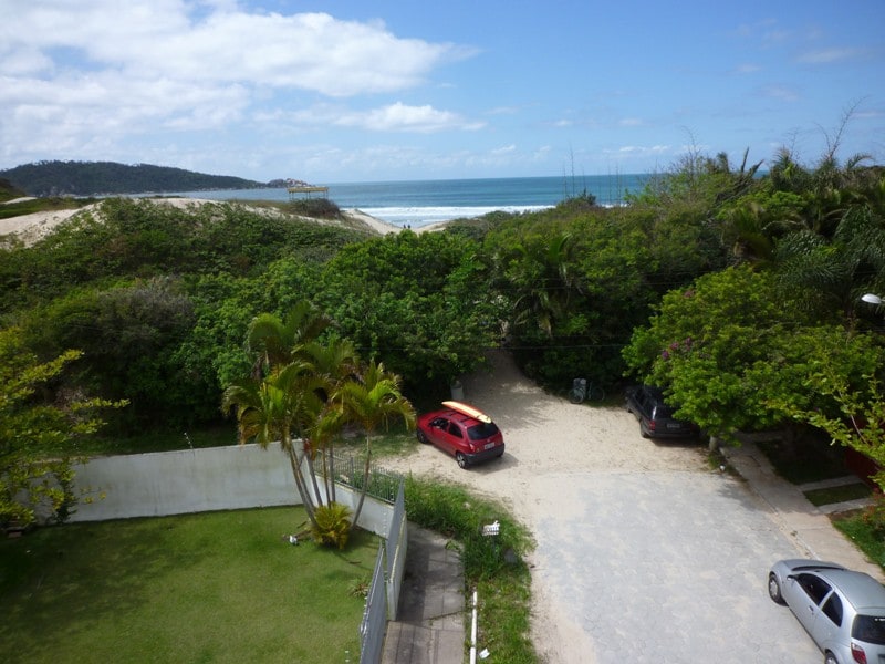 Apartamento em frente a praia do campeche