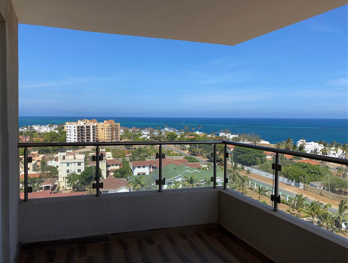 LUXE SEAVIEW 3BR + DSQ PENTHOUSE, GYM, POOL, NYALI