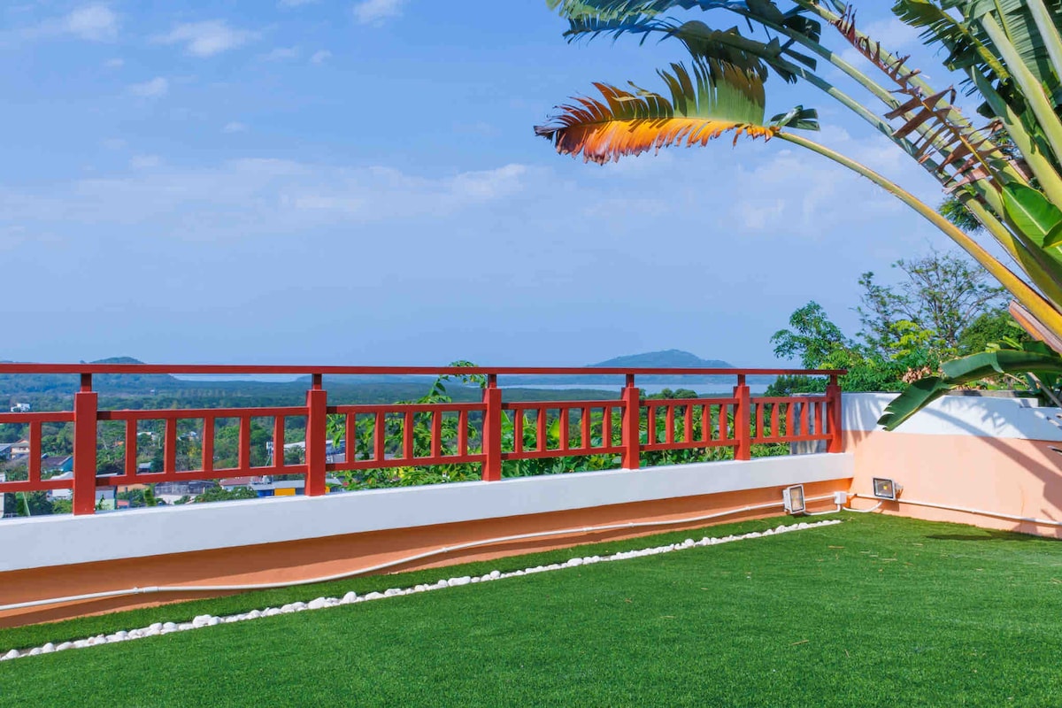 Sea view villa in Phuket town