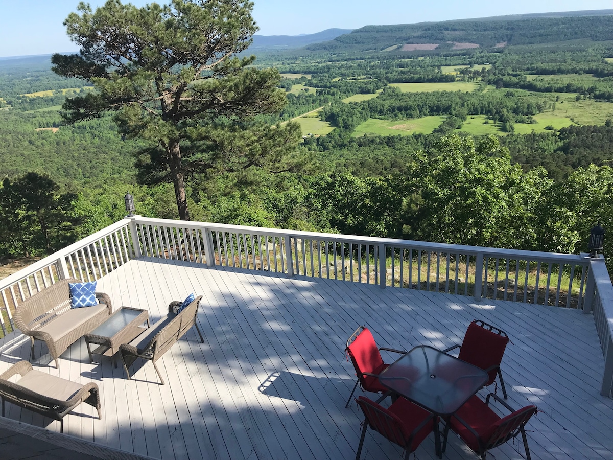 Petit Jean Cliffside Retreat