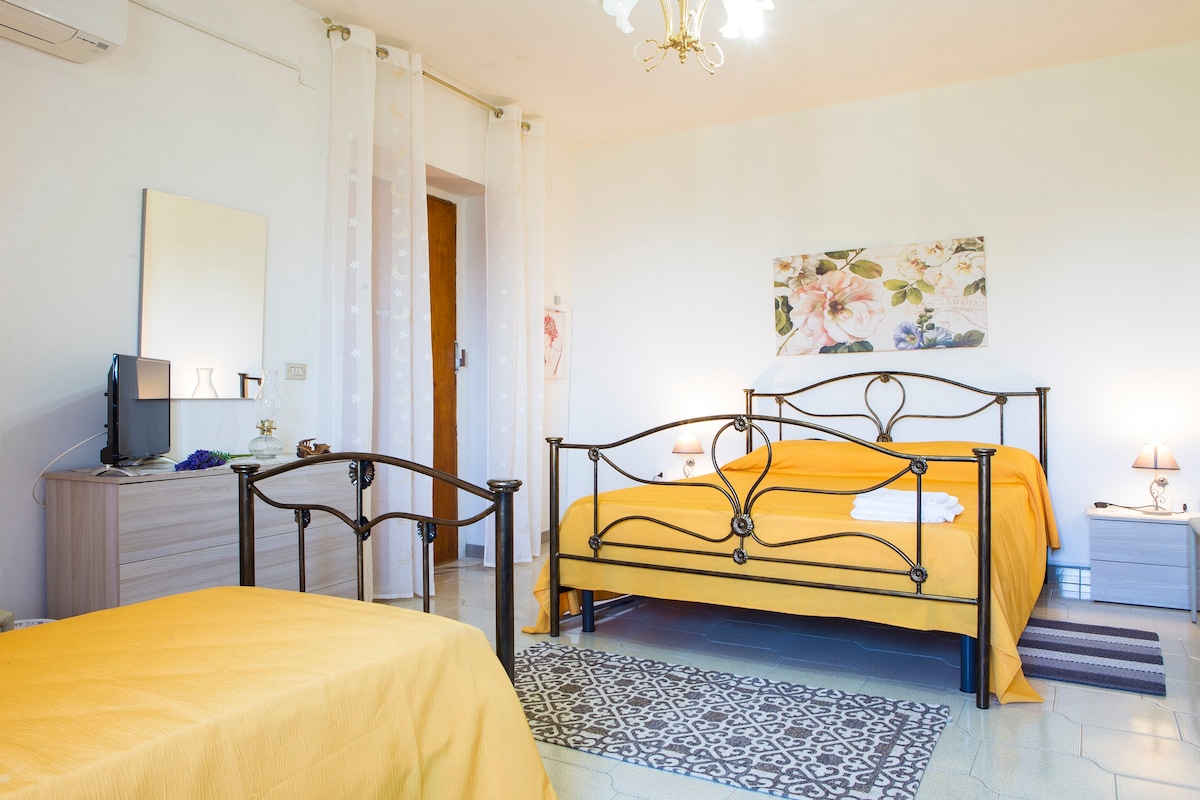 Cilento庄园可容纳3人的漂亮房间