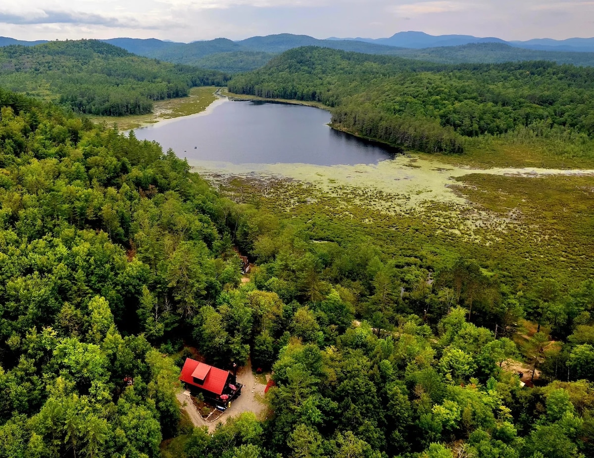 Private Cabin Lake George-Treehouse-Firepit-Games