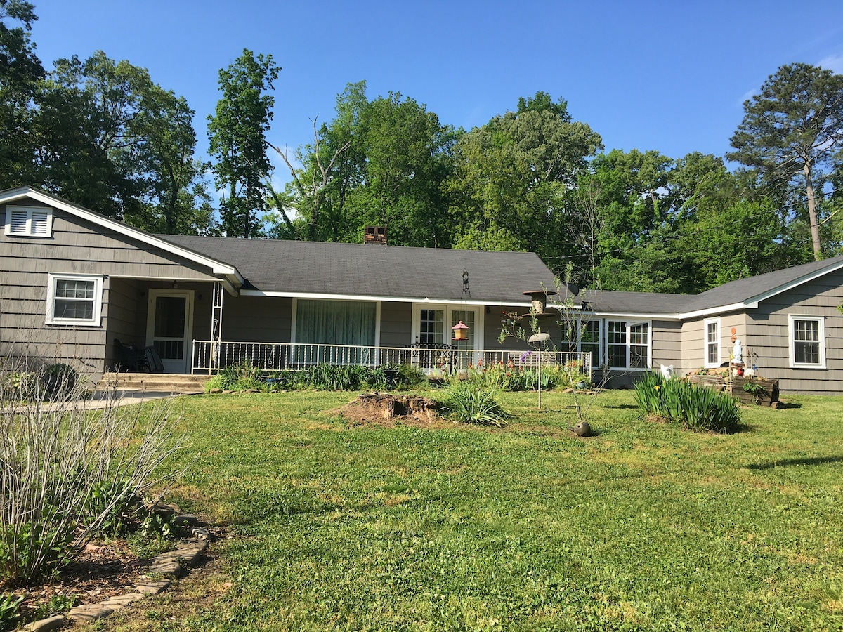 DoddFamHome, 5country acres, Chickamauga/Chattanooga