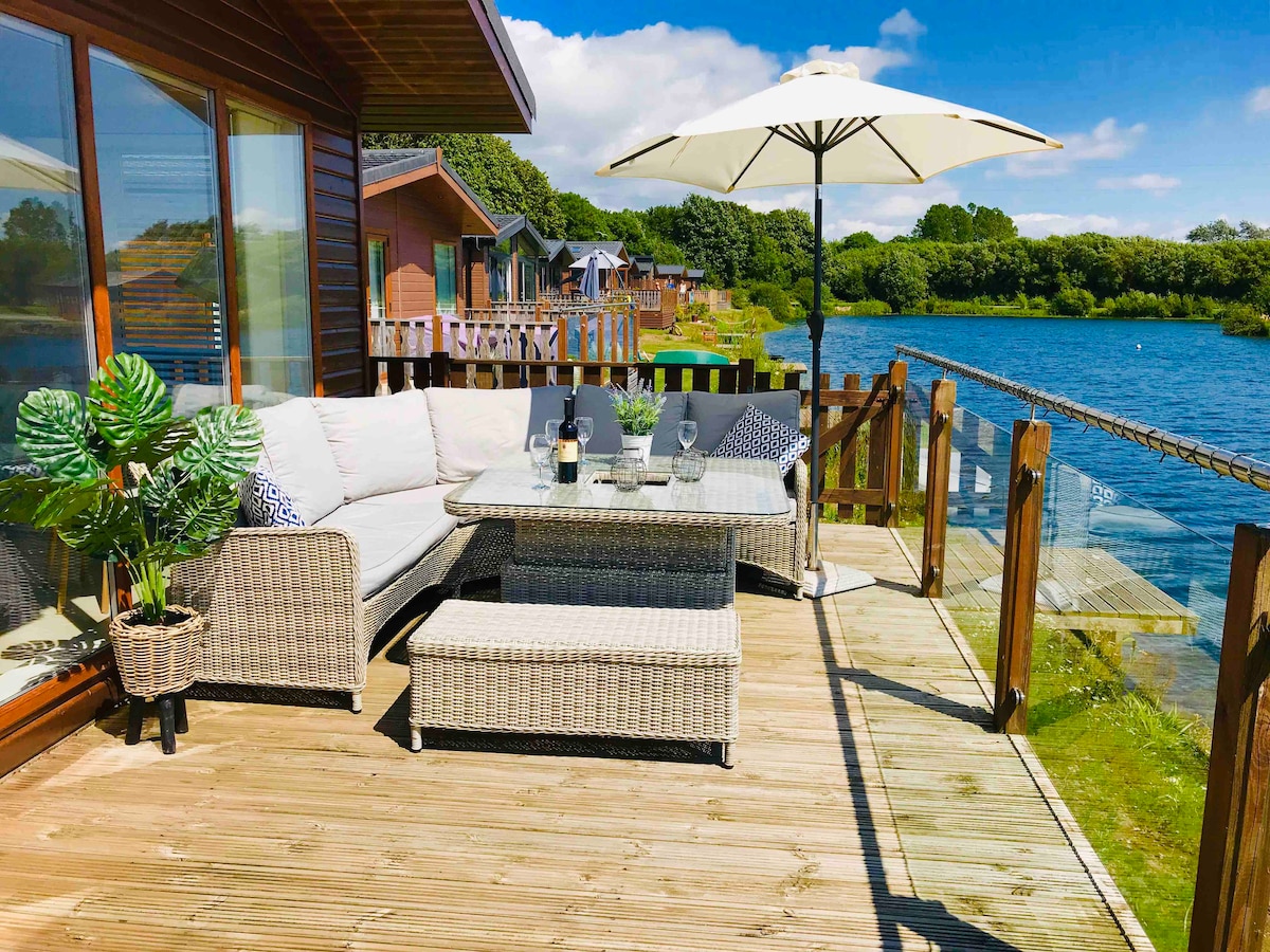 Lodge by the Lake South Lakeland Leisure Village