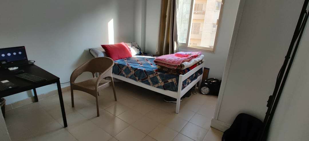 Room in a 2 bed room apartment