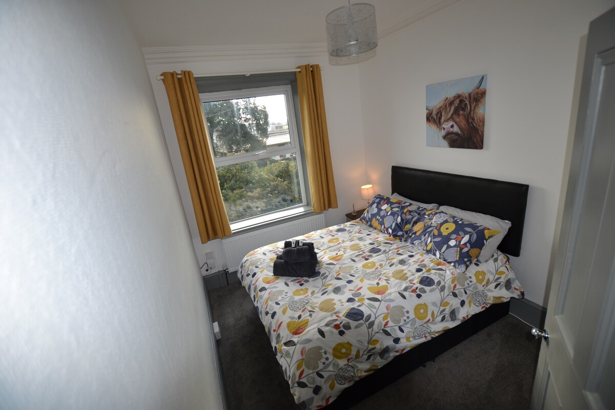 Maytree 2 Bed Apartment – Stayseekers