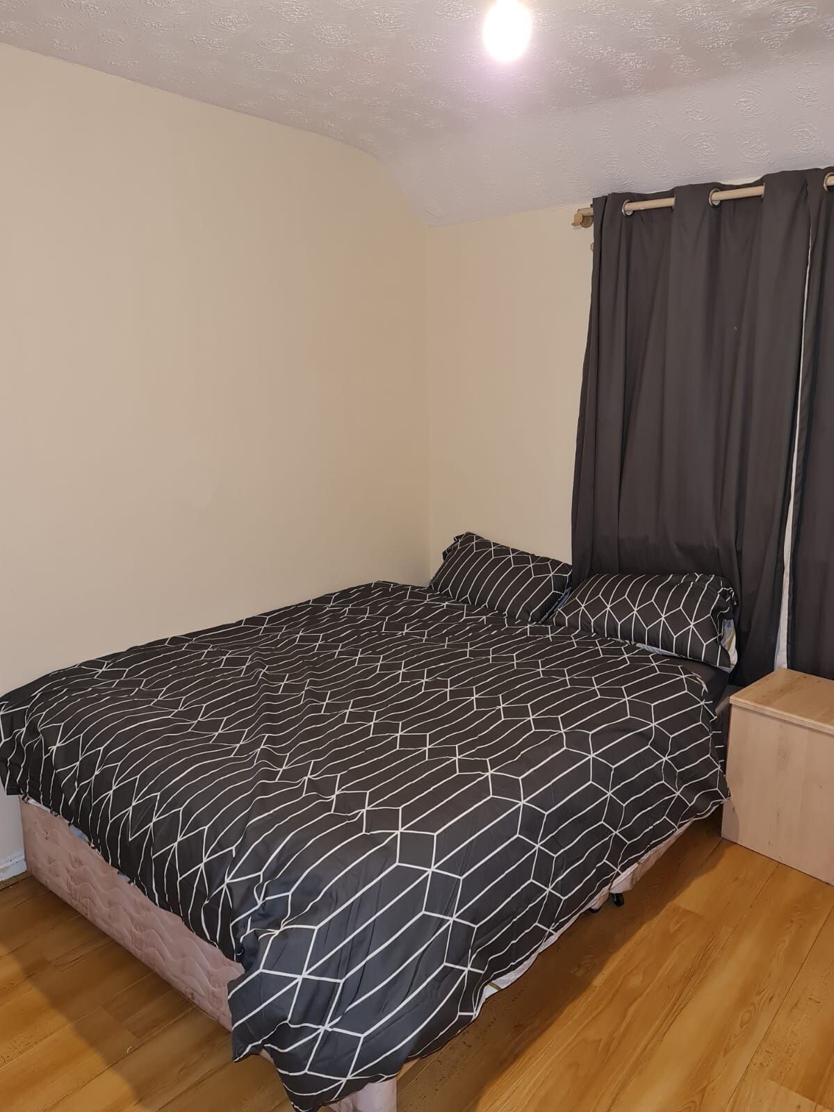 Large 4 bedroom house, Dagenham