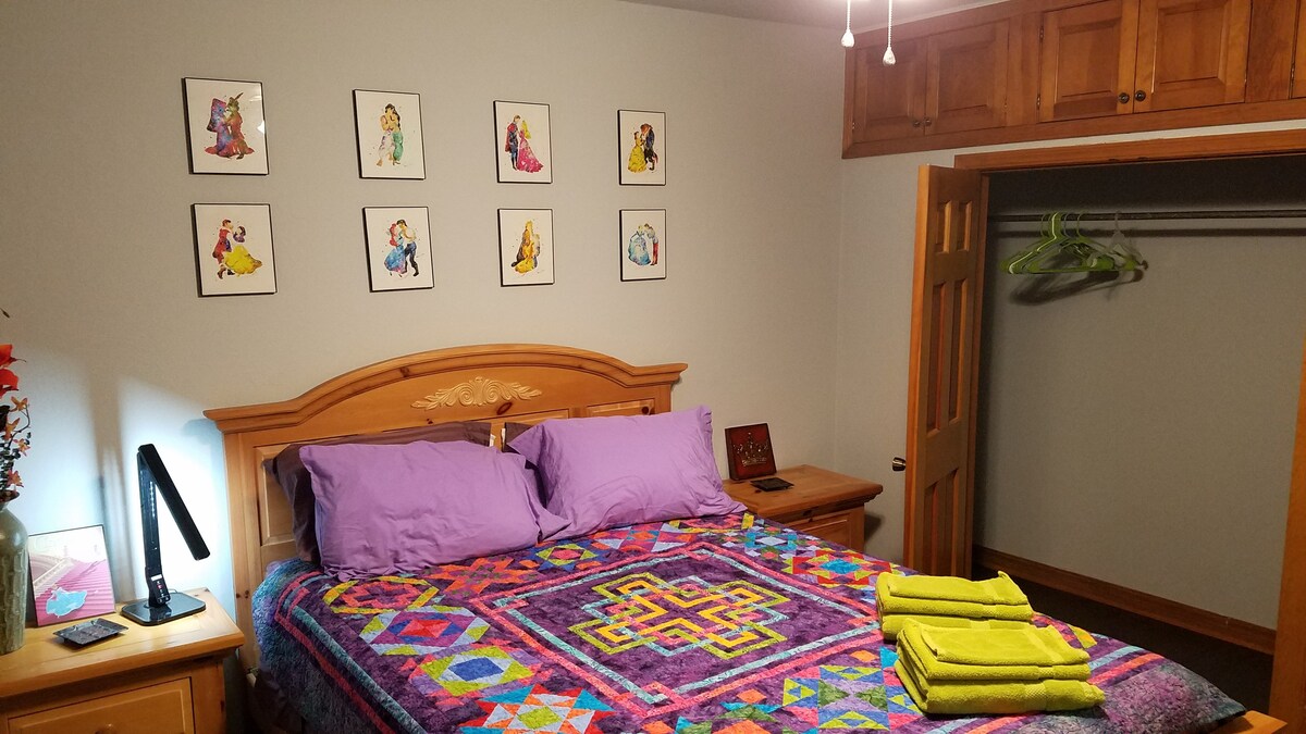 Serenity Bed & Barn - Royal Room