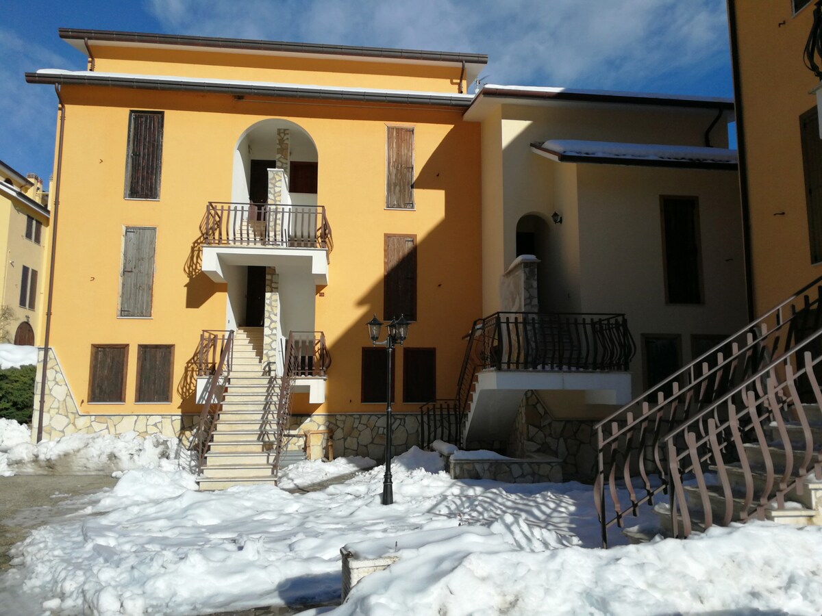 亚祖拉山谷之家（ Valle Azzurra House