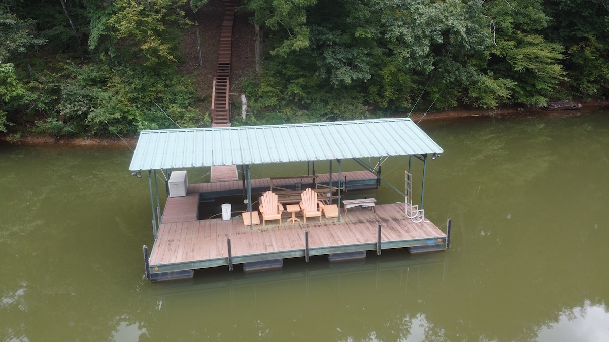 The Horseshoe Bend Lake House