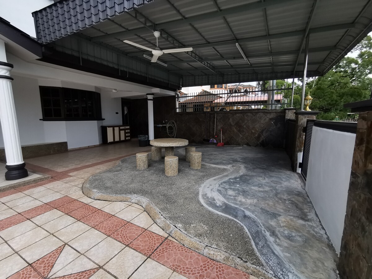 IPOH CITY MENGLEMBU TMN RASI JAYA  HOMESTAY