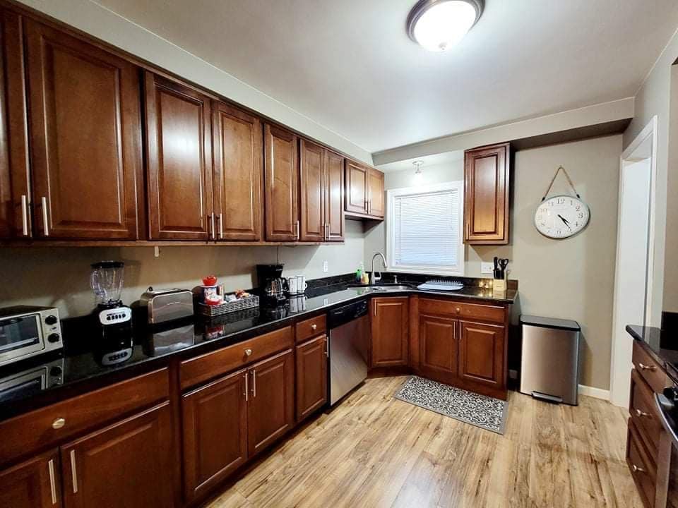 Cozy 4 BR/2 BA near Downtown Royal Oak/Detroit Zoo