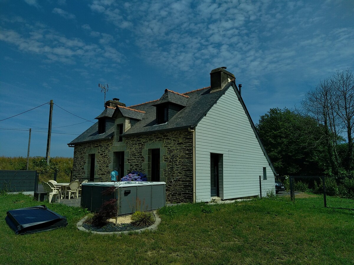 Charmante maison au calme avec jaccuzzi