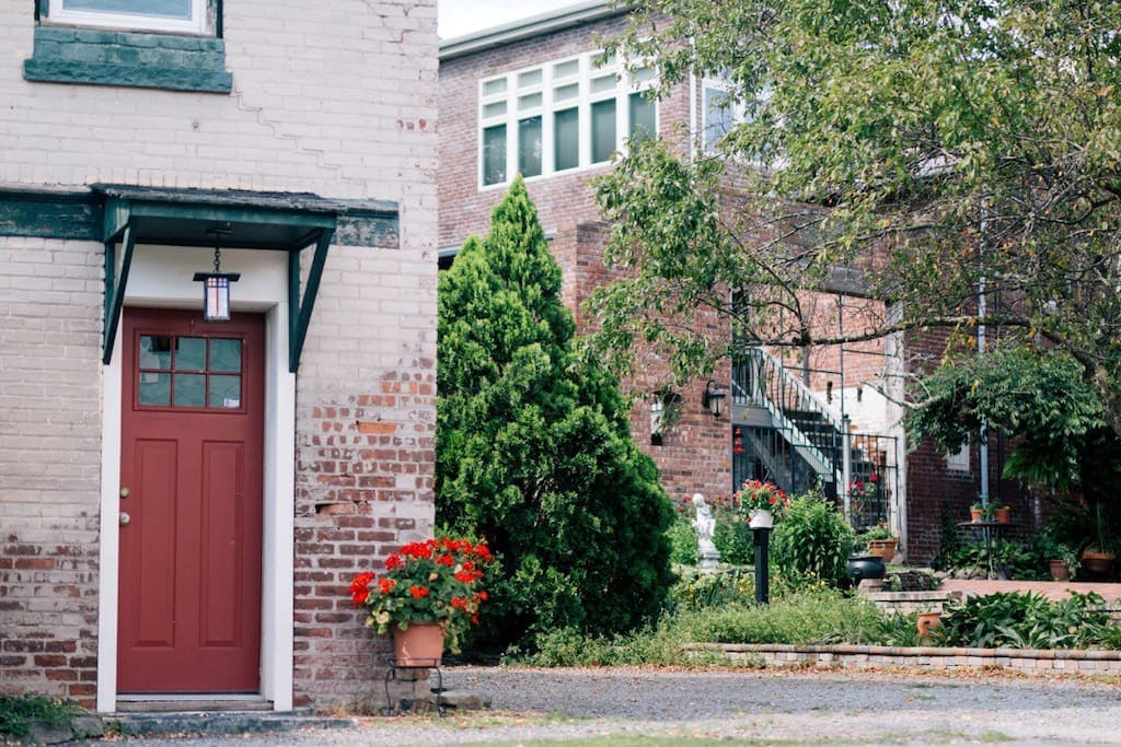 DeMew House in Historic Kingston