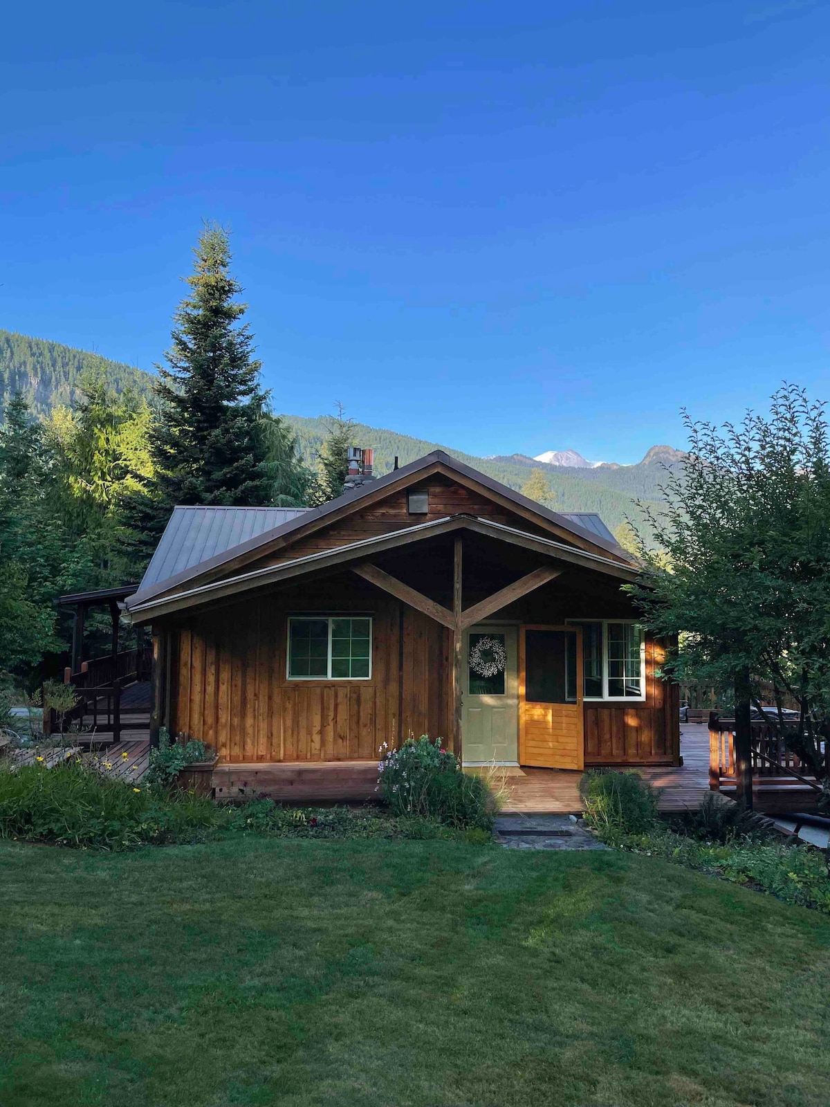 Timber River Cabin |热水浴池+通往河畔的步道