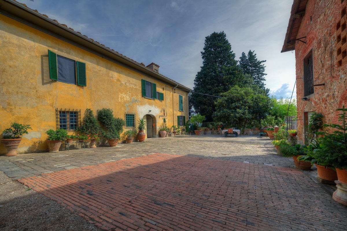 佛罗伦萨山上的乡村别墅"Il Sabatino"。