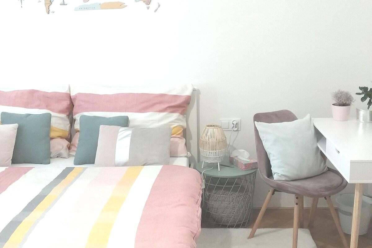 粉色舒适公寓