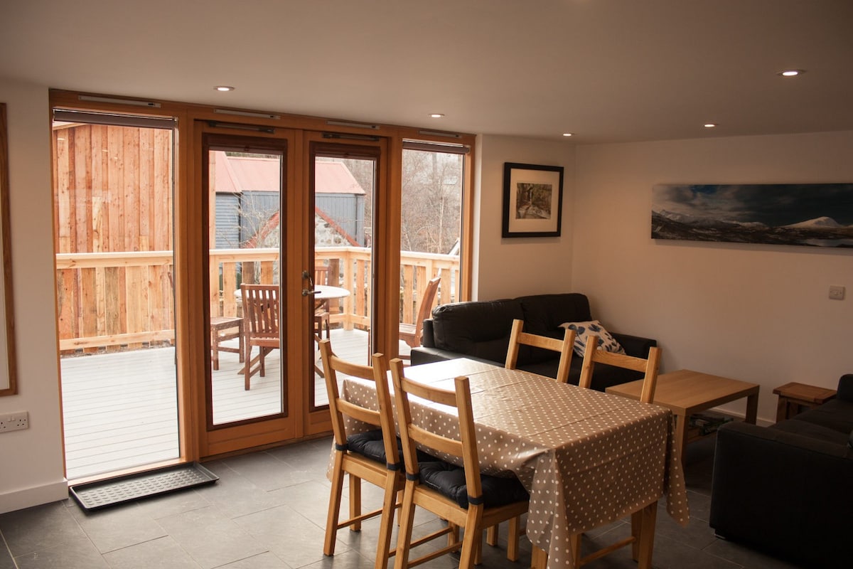 Braemar Cabins - Carn na Drochaide