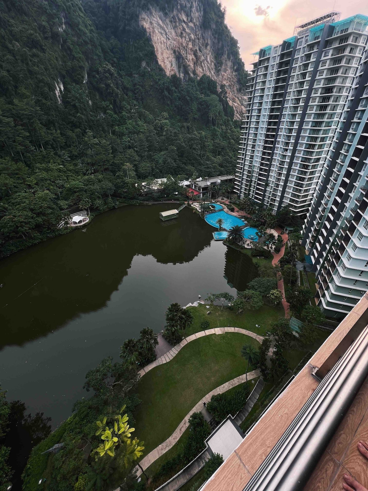 Ipoh The Haven Lakeside Apt (Mountain View 3-7pax)