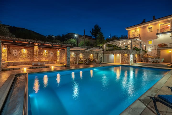 利托乔维斯游泳池民宿