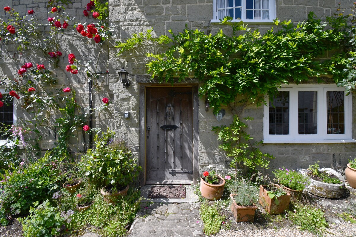 Shaftesbury 's Pump Yard 300年小屋