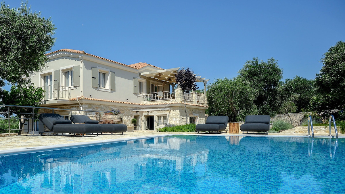 Meraviglia Luxury House (3  bedroom with pool)
