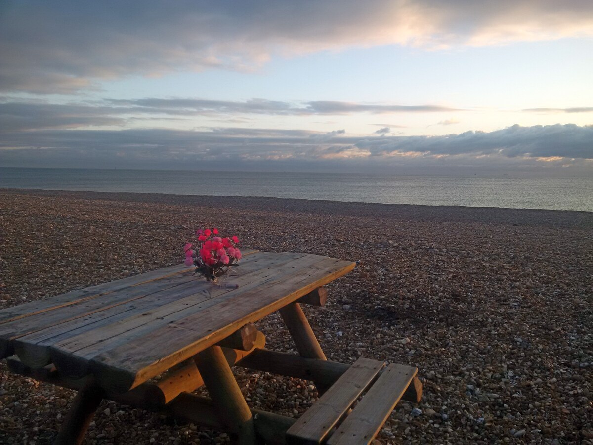 Coastguard cottage overlooking the sea