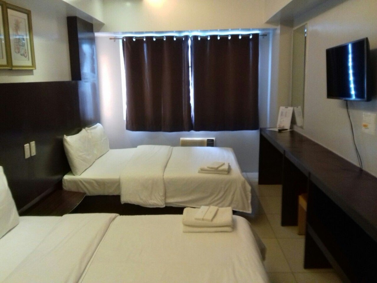 Twin Bed Room