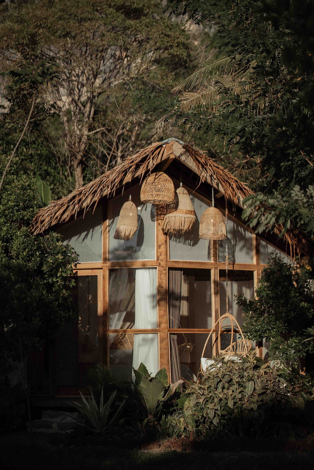 Naidi’s Villa Floria Room (with breakfast)