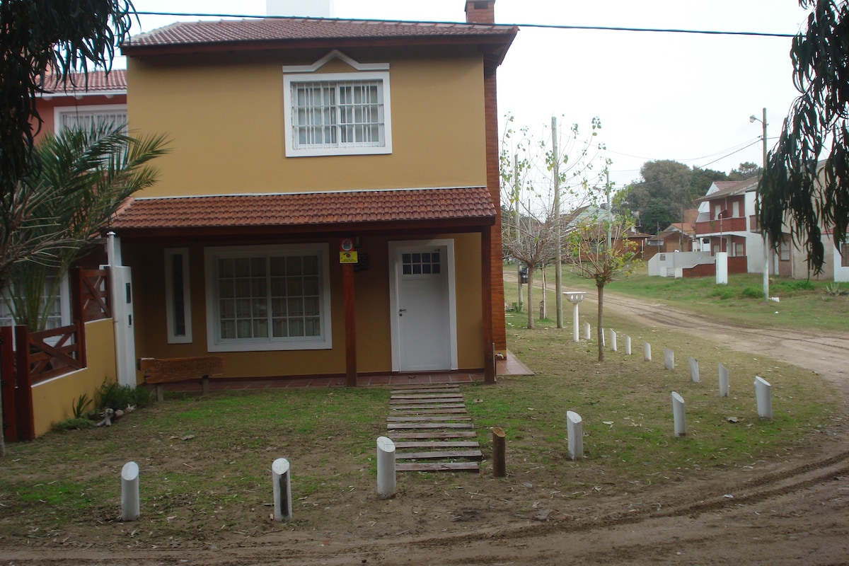 Hermosa casa en plena reserva forestal