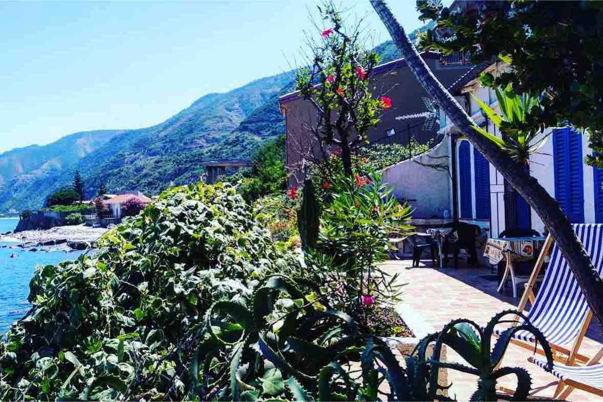 Casa delle Galee-Giardino on the sea