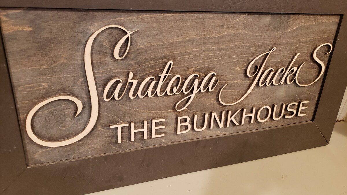 Saratoga Jacks Bunkhouse GuestSuite靠近犹他湖