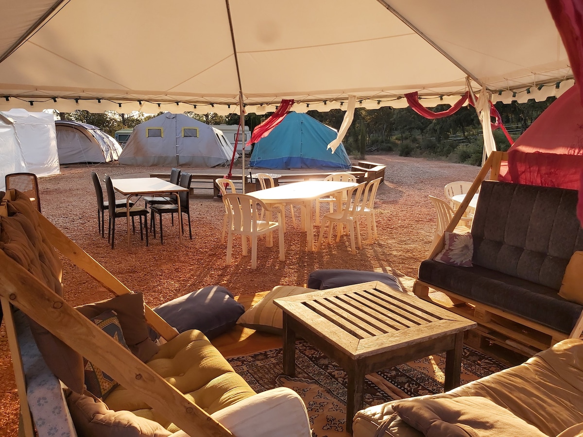 平房帐篷-带泳池的农场露营