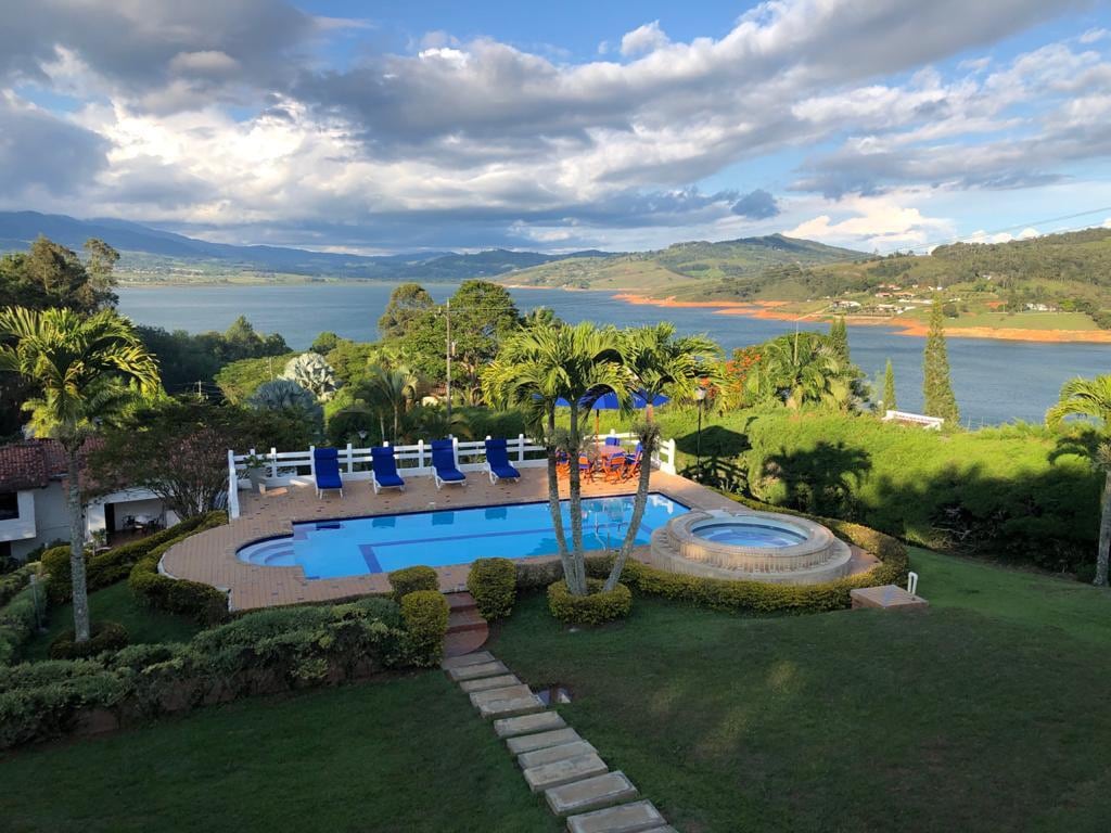 CASA MARIA, LAKE CALIMA