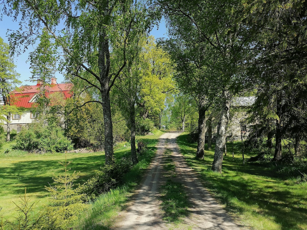 Hannula, tunnelmallinen maalaiskartano, Askainen