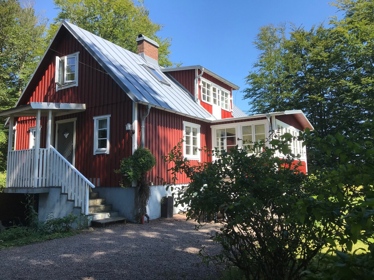 Eget hus på Hallandsåsen (Hjärnarp/Båstad)