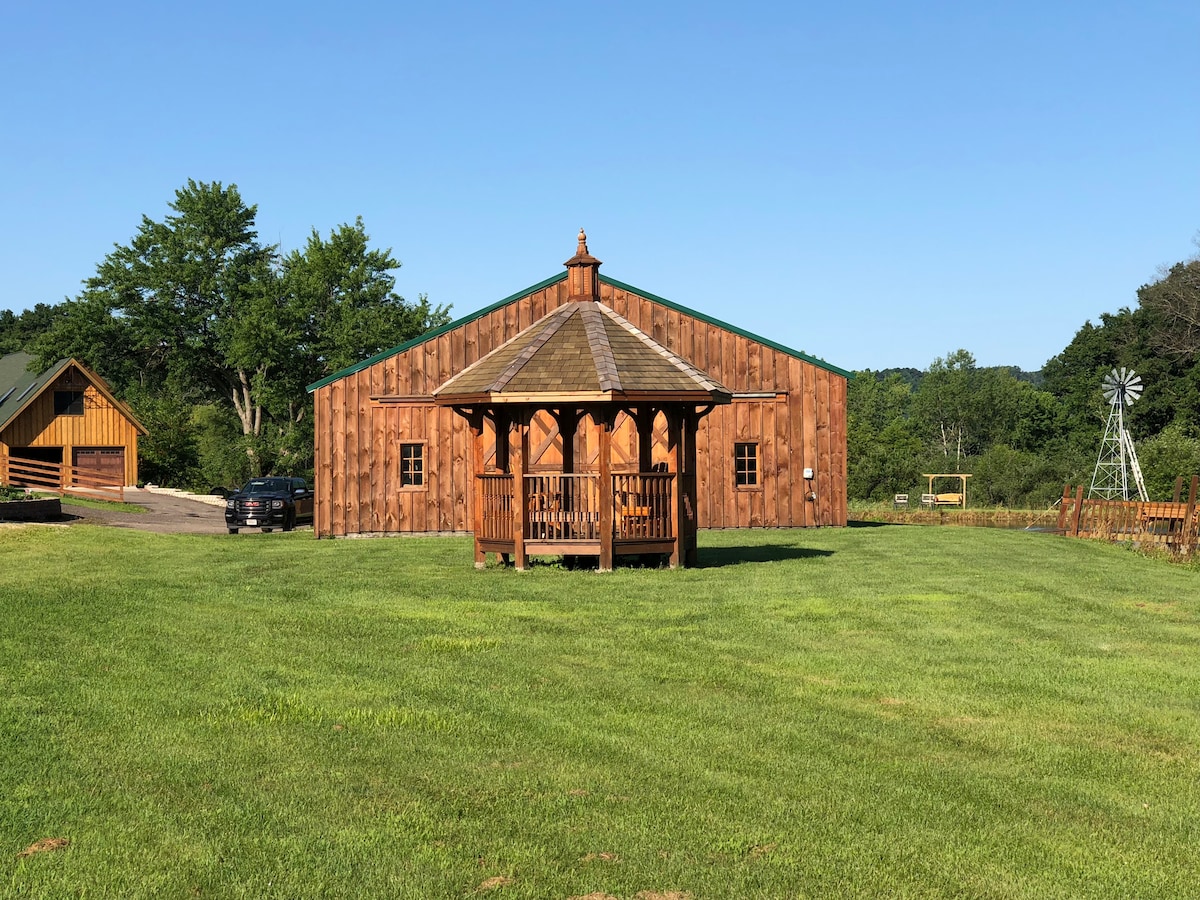 Haunted Hollow Lodge