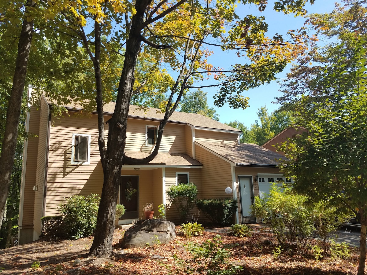 Townhouse near Gunstock, Bank of NH Pav, Ellacoya