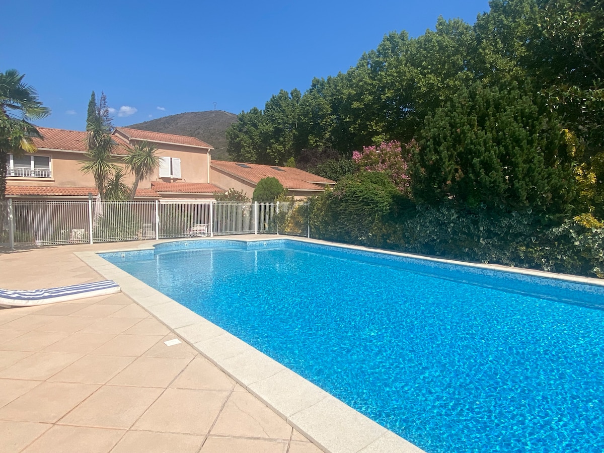 Villa piscine entre mer et centre corse