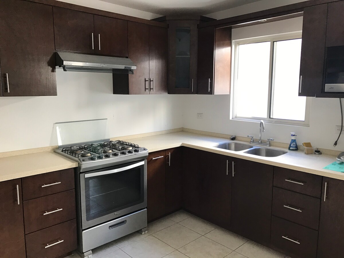 3 Bedroom House (5 minutes from Monterrey Airport)