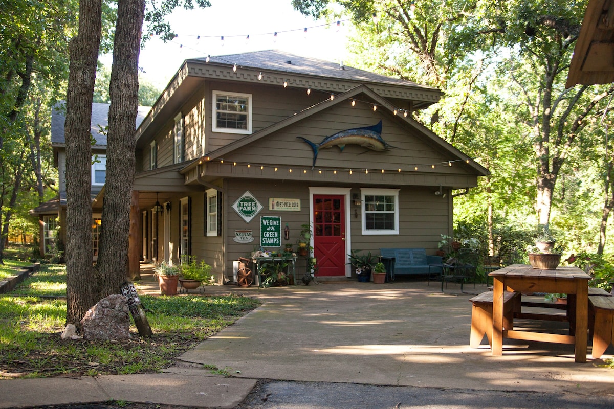 Jolly Cabin on Grapevine Lake ；靠近DFW机场