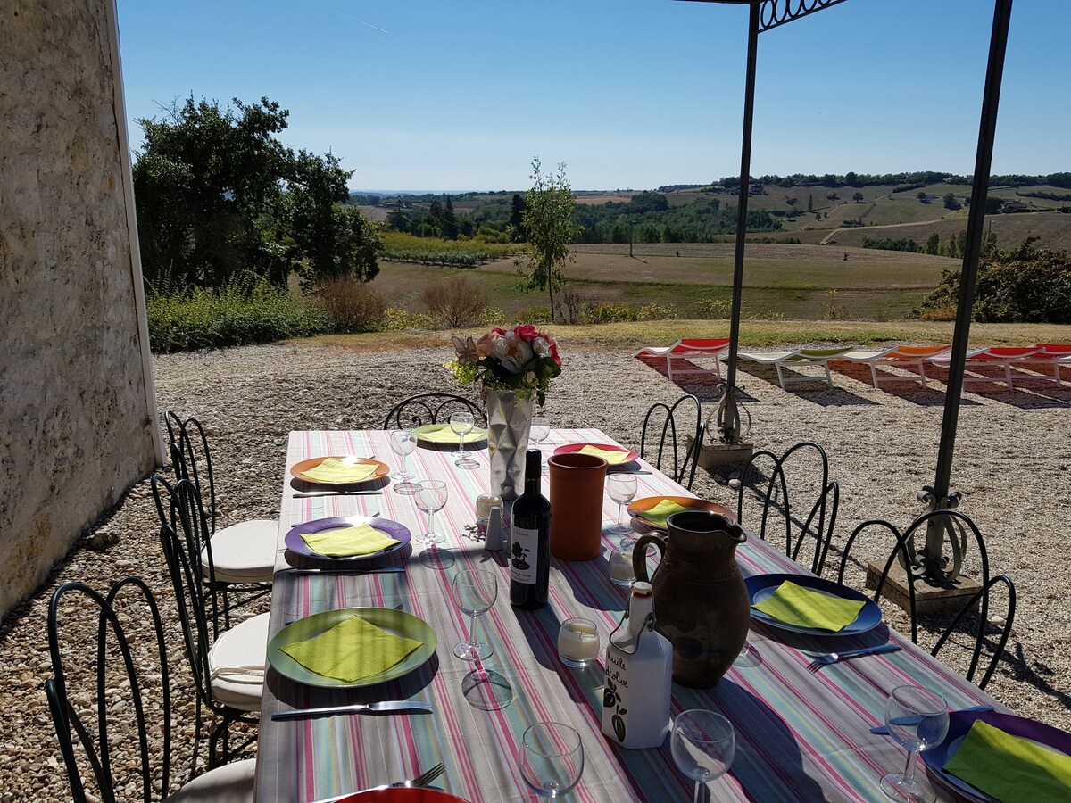 美丽的乡村别墅，位于奎西勃朗（ Quercy Blanc ）