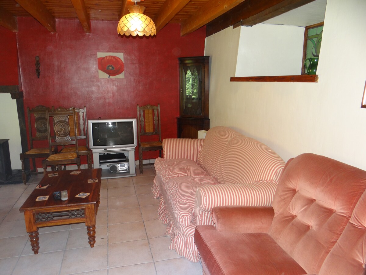 4 Bed 'Thomas' Gite set in a quiet rural location