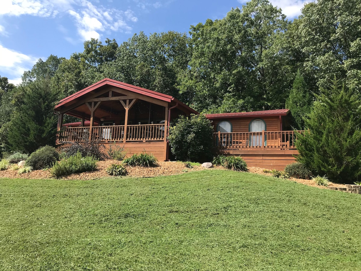 SouthernGraceCabin Hot Tub French Lick SUPER CLEAN