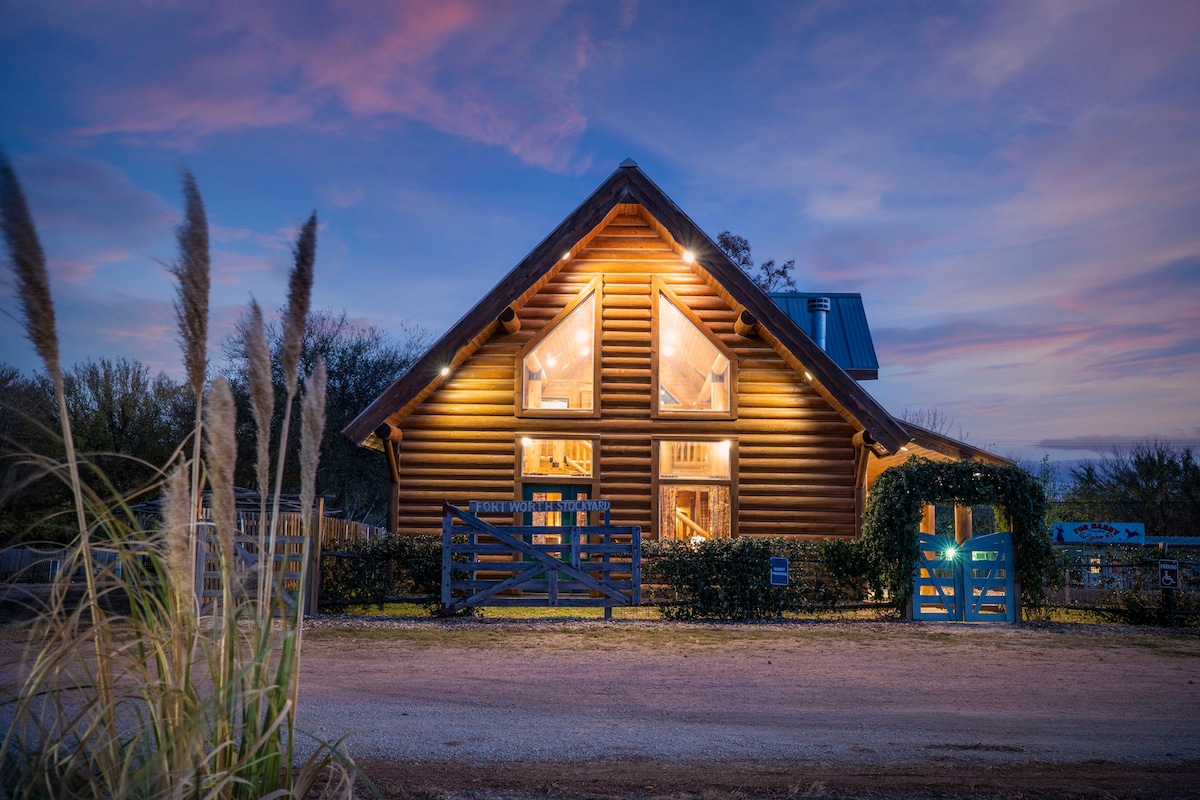 Corner Star Cabin  (and RV Site Options)