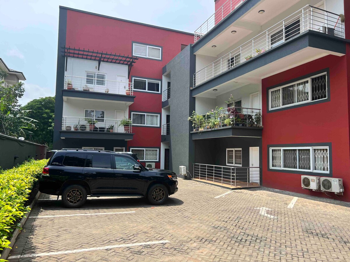 Posh 2BDRM Pad at The Ridge, Accra.