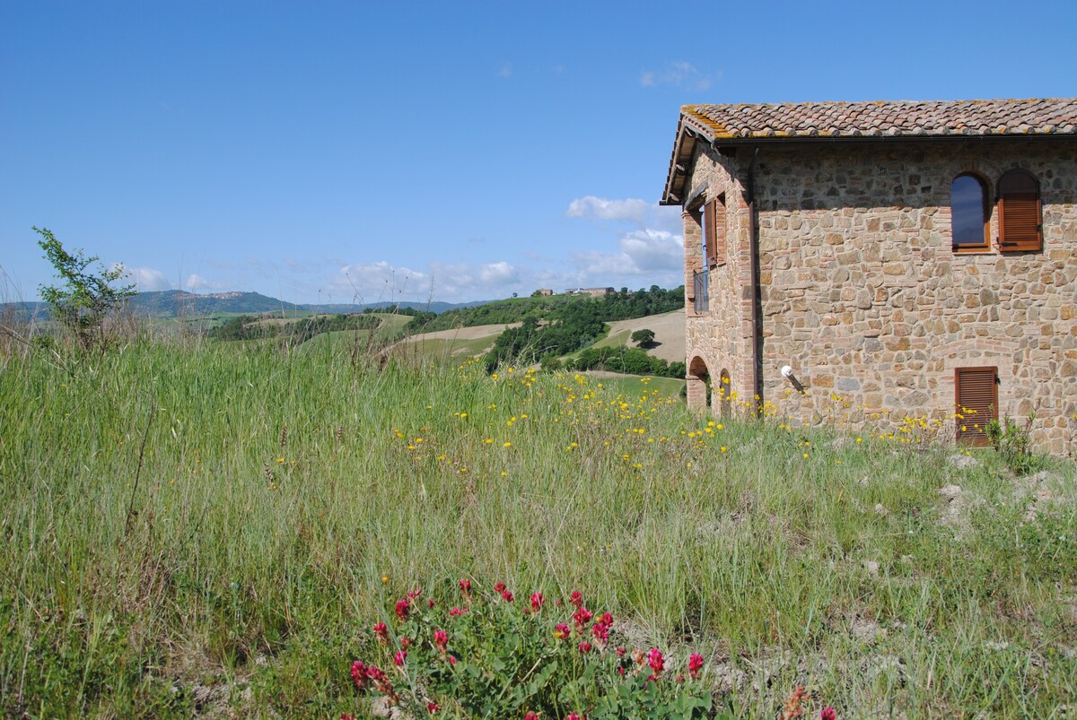 Un intero casale toscano in esclusiva per voi.