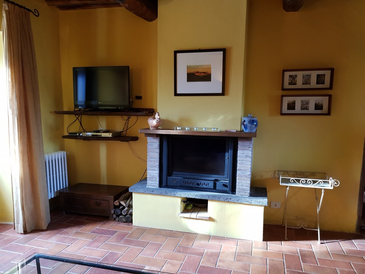 Spacious rural apartment, near Orvieto and Bolsena